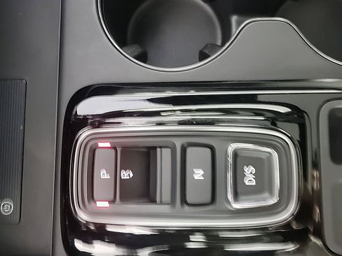 Certified 2025 Honda Pilot TrailSport image 35