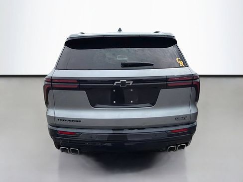 Used 2025 Chevrolet Traverse LT w/ Midnight/Sport Edition FWD image 8