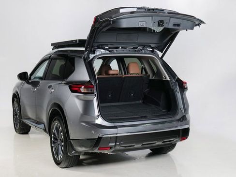 Used 2025 Nissan Rogue Platinum w/ Platinum Premium Package image 6