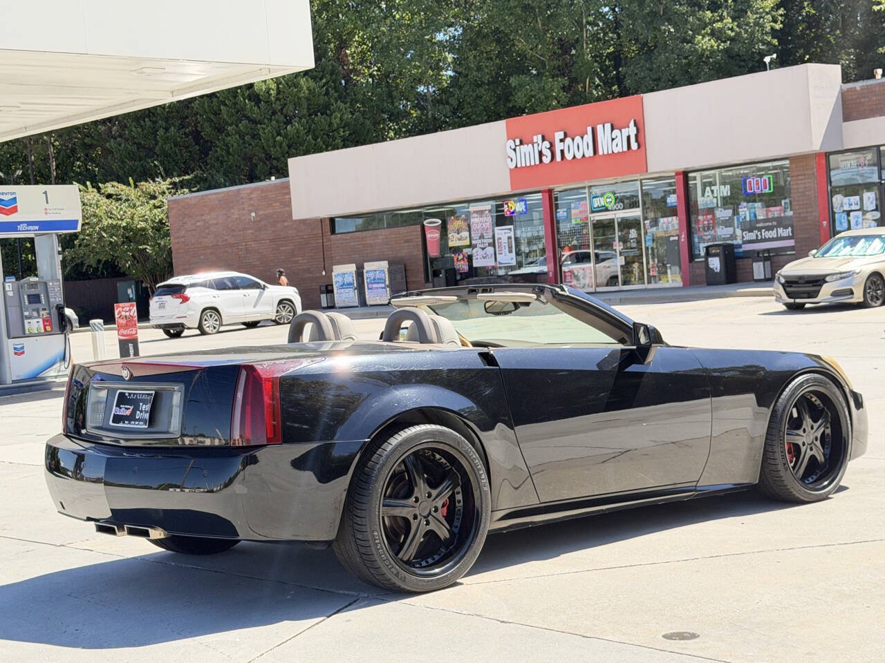 Used 2004 Cadillac XLR RWD image 17