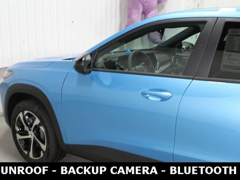 New 2026 Chevrolet Trax RS w/ Sunroof Package image 28