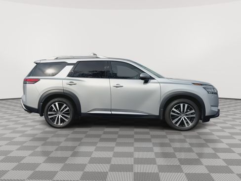 Used 2023 Nissan Pathfinder Platinum AWD/4WD image 9