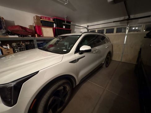 Used 2025 Kia Sorento EX image 5