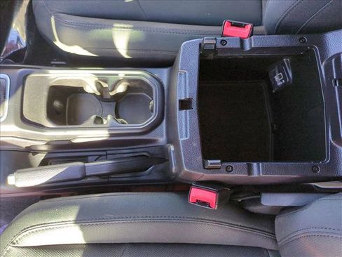 Used 2018 Jeep Wrangler Sport image 17