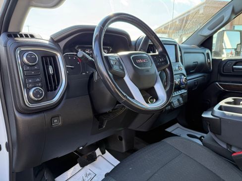 Used 2022 GMC Sierra 2500 SLE w/ SLE Value Package; image 13