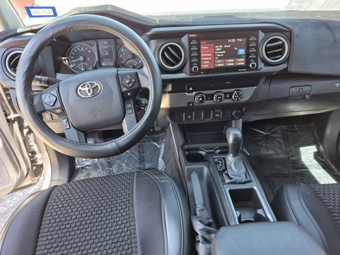 Used 2020 Toyota Tacoma SR w/ SR Convenience Package RWD image 18