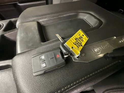 Used 2022 Chevrolet Silverado 2500 LT image 28