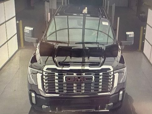 Used 2024 GMC Sierra 2500 Denali w/ Denali Reserve Package AWD/4WD image 13