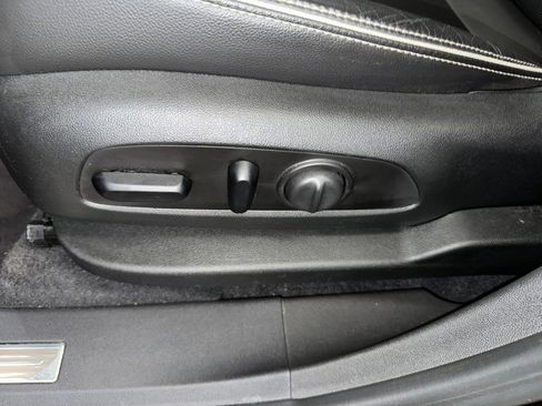 Used 2020 GMC Terrain Denali w/ Denali Premium Package image 3