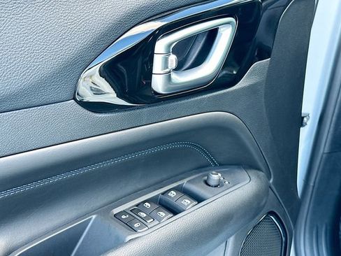 New 2026 Jeep Compass Latitude image 12