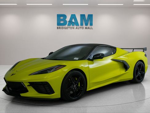 Used 2022 Chevrolet Corvette Stingray Premium Cpe w/ Z51 Performance Package RWD image 3