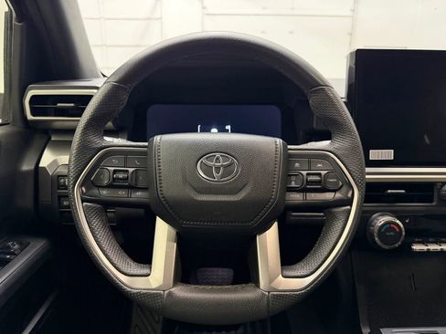 Used 2024 Toyota Tacoma TRD Off-Road AWD/4WD image 15