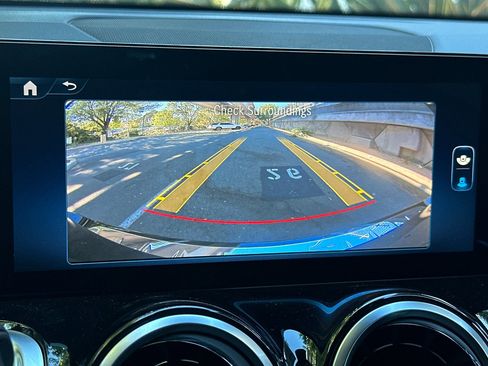 Used 2026 Mercedes-Benz GLB 250 image 23