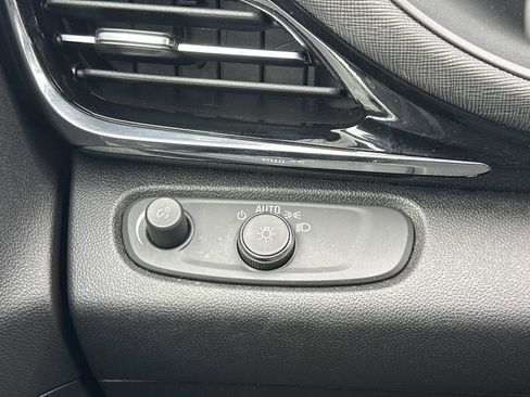 Certified 2025 Buick Envista Sport Touring w/ Experience Buick Package image 25