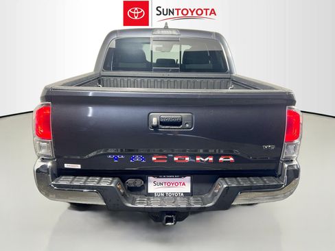 Used 2023 Toyota Tacoma TRD Off-Road image 5
