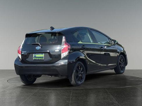 Used 2016 Toyota Prius C Persona Series FWD image 9