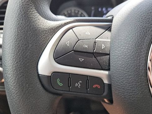 Used 2023 Jeep Renegade Latitude AWD/4WD image 21