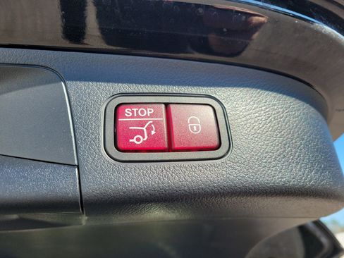 Used 2022 Mercedes-Benz GLA 250 4MATIC image 13