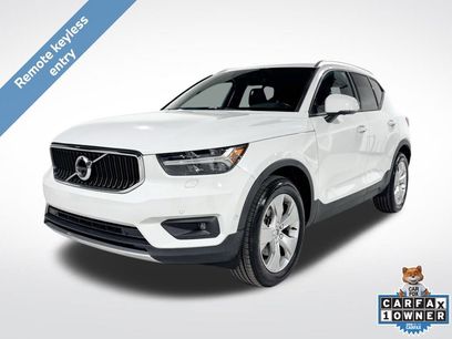 Used 2019 Volvo XC40 T5 Momentum