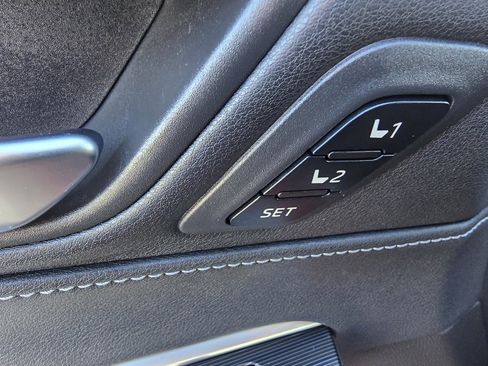 Certified 2023 Toyota Venza XLE image 18