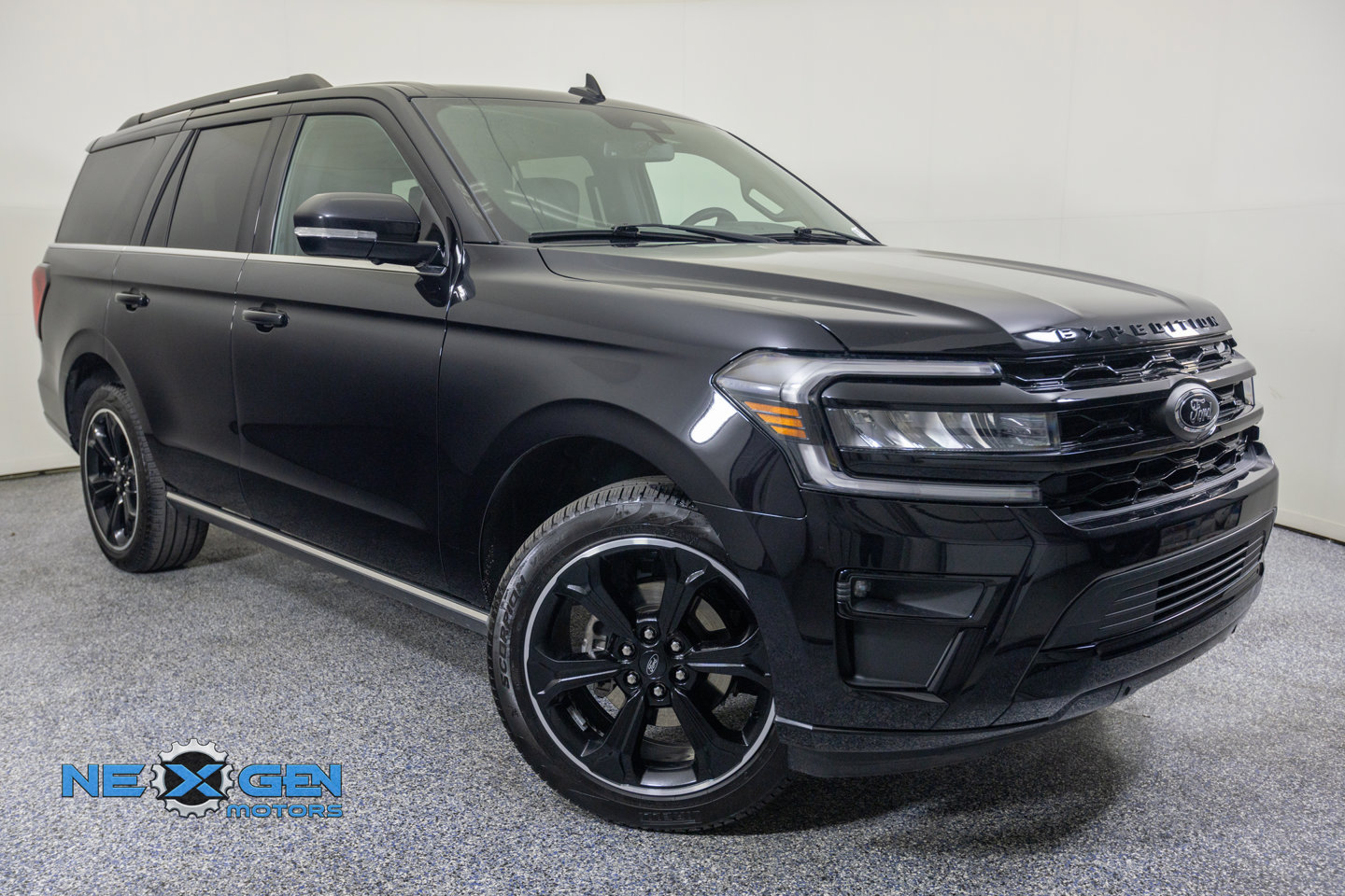 Used 2024 Ford Expedition Limited AWD/4WD image 1