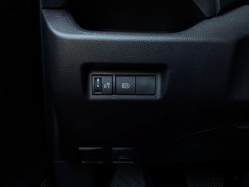 Used 2025 Toyota RAV4 XLE FWD image 22