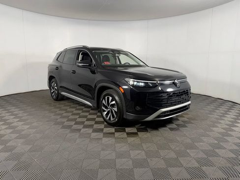 Used 2026 Volkswagen Tiguan S FWD image 3