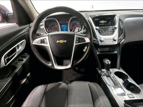 Used 2017 Chevrolet Equinox LT w/ Convenience Package image 8
