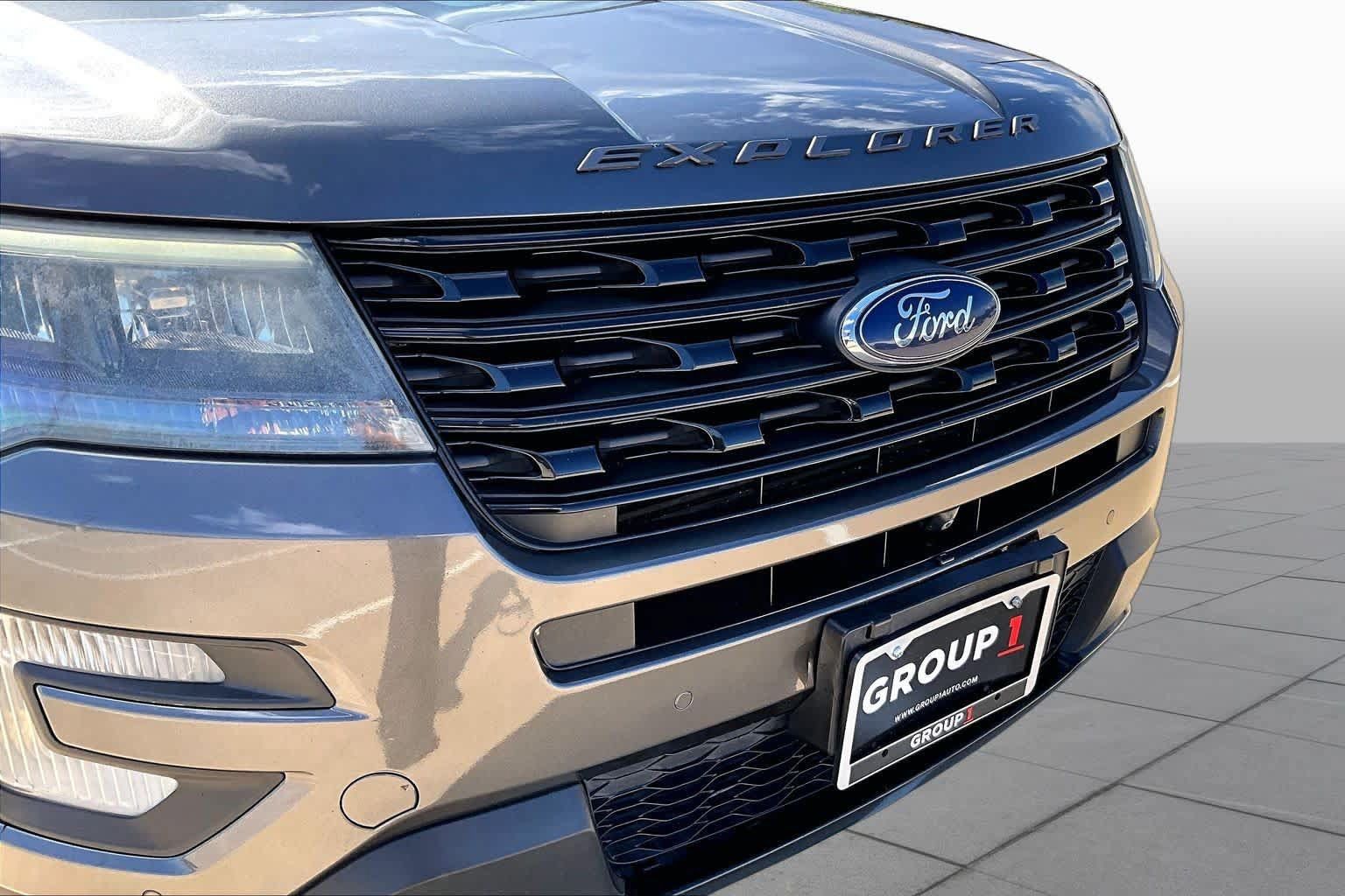 Used 2016 Ford Explorer Sport w/ Equipment Group 401A AWD/4WD image 28