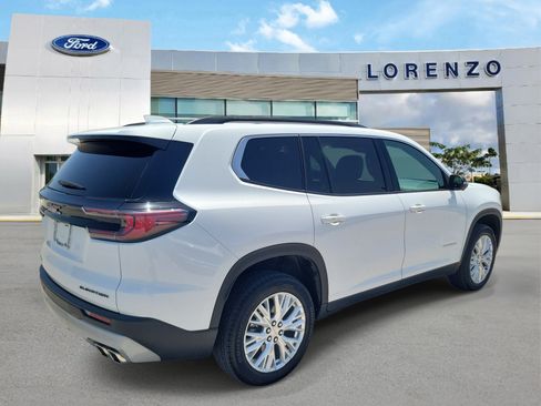 Used 2024 GMC Acadia Elevation w/ Luxury Package FWD image 5