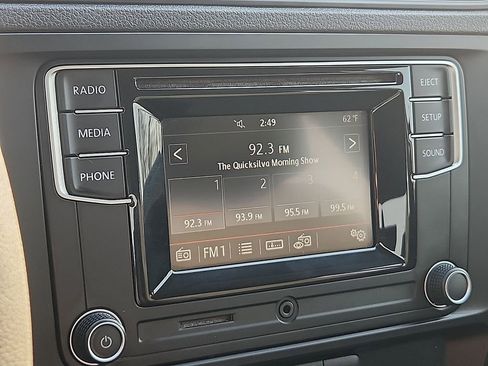 Used 2017 Volkswagen Jetta S image 17