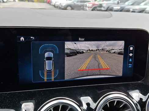 Used 2025 Mercedes-Benz GLA 250 4MATIC image 3