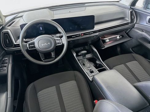 Certified 2024 Kia Sorento LX FWD image 27