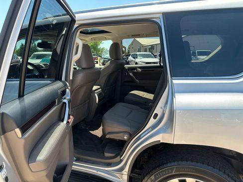Used 2017 Lexus GX 460 Luxury AWD/4WD image 20