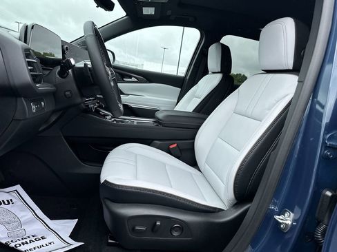 New 2026 Chevrolet Traverse High Country FWD image 17
