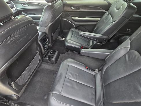 Used 2022 Jeep Grand Cherokee L Limited RWD image 15