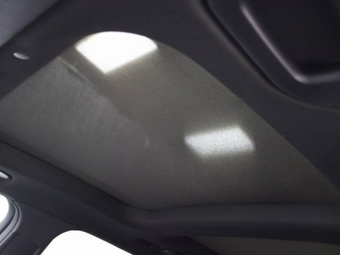 Used 2022 Mercedes-Benz GLC 300 4MATIC image 9