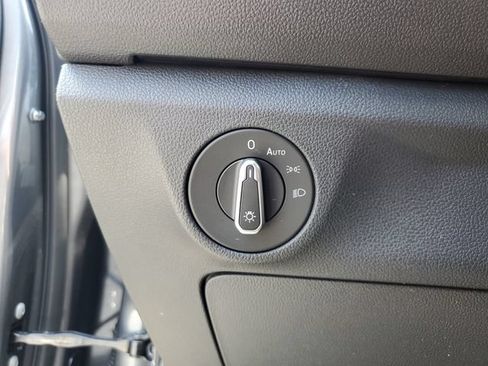 Certified 2023 Volkswagen Jetta SE FWD image 35