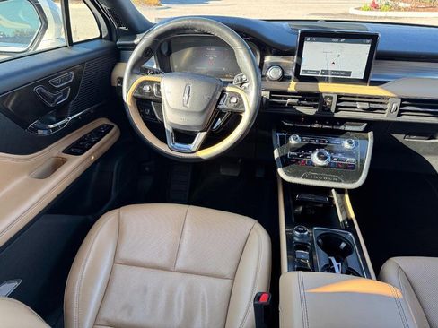 Certified 2022 Lincoln Corsair Reserve image 11