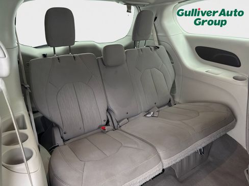 Used 2021 Chrysler Pacifica Touring FWD image 47