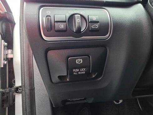 Used 2015 Volvo V60 T5 Premier image 44