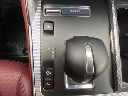 Certified 2025 MAZDA CX-70 Plug-In Hybrid w/ Premium Plus AWD/4WD image 22