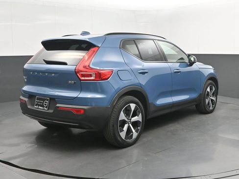 Certified 2023 Volvo XC40 B5 Plus w/ Climate Package AWD/4WD image 7