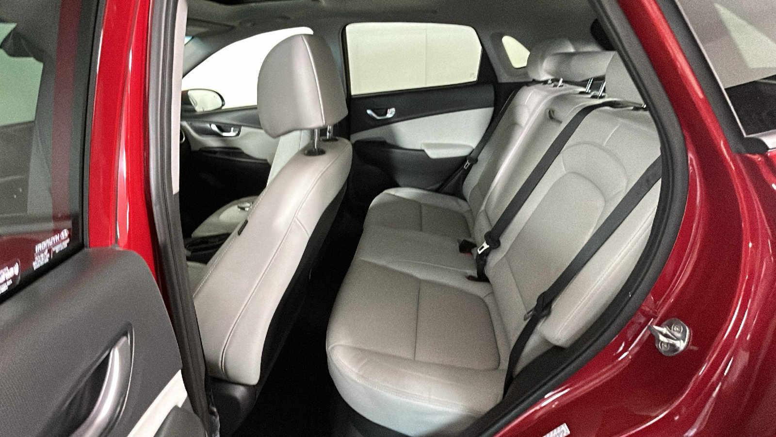 Certified 2022 Hyundai Kona Limited w/ Cargo Package AWD/4WD image 35