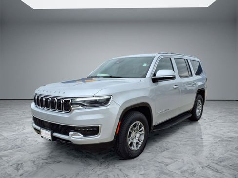 Used 2022 Jeep Wagoneer Series I image 3