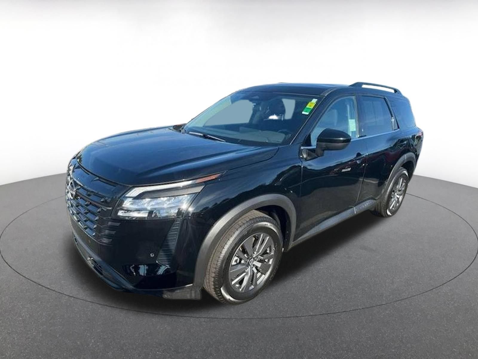 Used 2026 Nissan Pathfinder SV FWD image 2