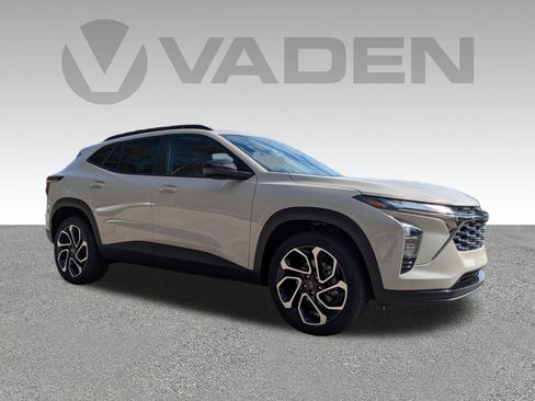 New 2026 Chevrolet Trax RS w/ Sunroof Package image 3