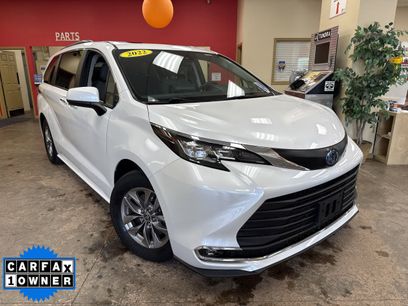 Used 2022 Toyota Sienna XLE w/ XLE Plus Package