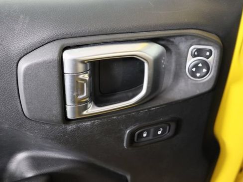 Used 2019 Jeep Wrangler Rubicon w/ LED Lighting Group AWD/4WD image 19