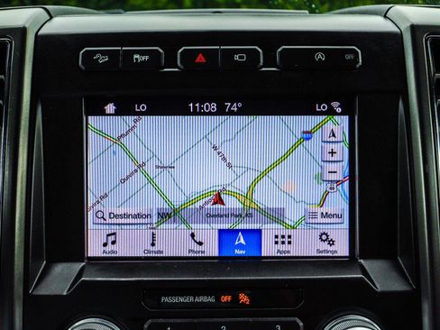 Used 2019 Ford F150 Lariat w/ Equipment Group 502A Luxury AWD/4WD image 8
